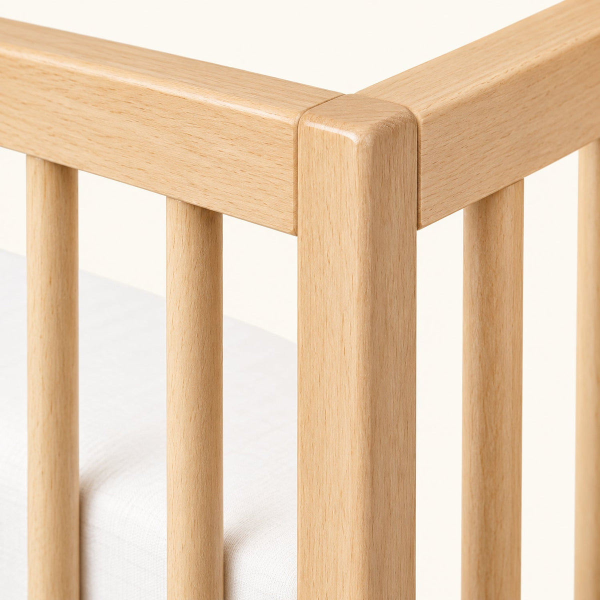 Lit cabane Montessori au sol 70 x 140 cm — barrière amovible